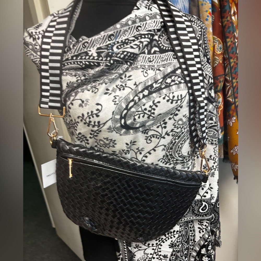 Elegant Black Woven Crossbody Bag